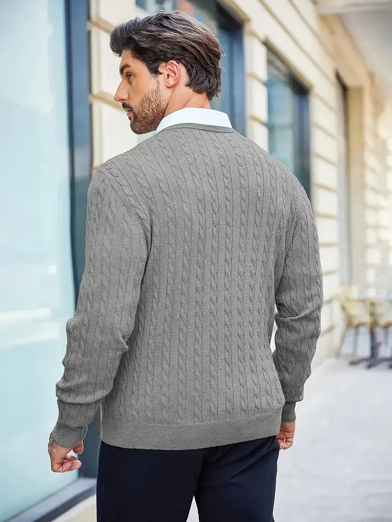 Klassischer Strickpullover