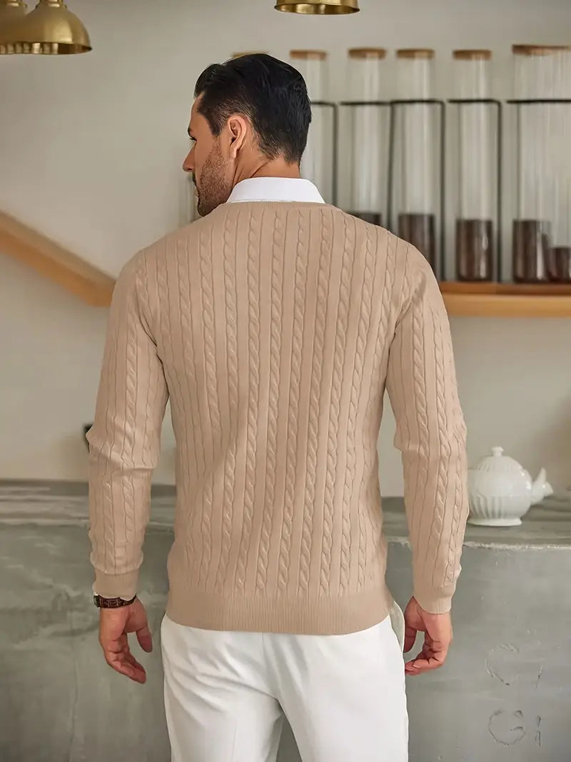 Klassischer Strickpullover